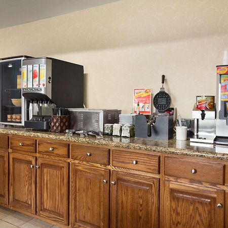 Howard Johnson By Wyndham เมอร์ฟรีสโบโร ภายนอก รูปภาพ