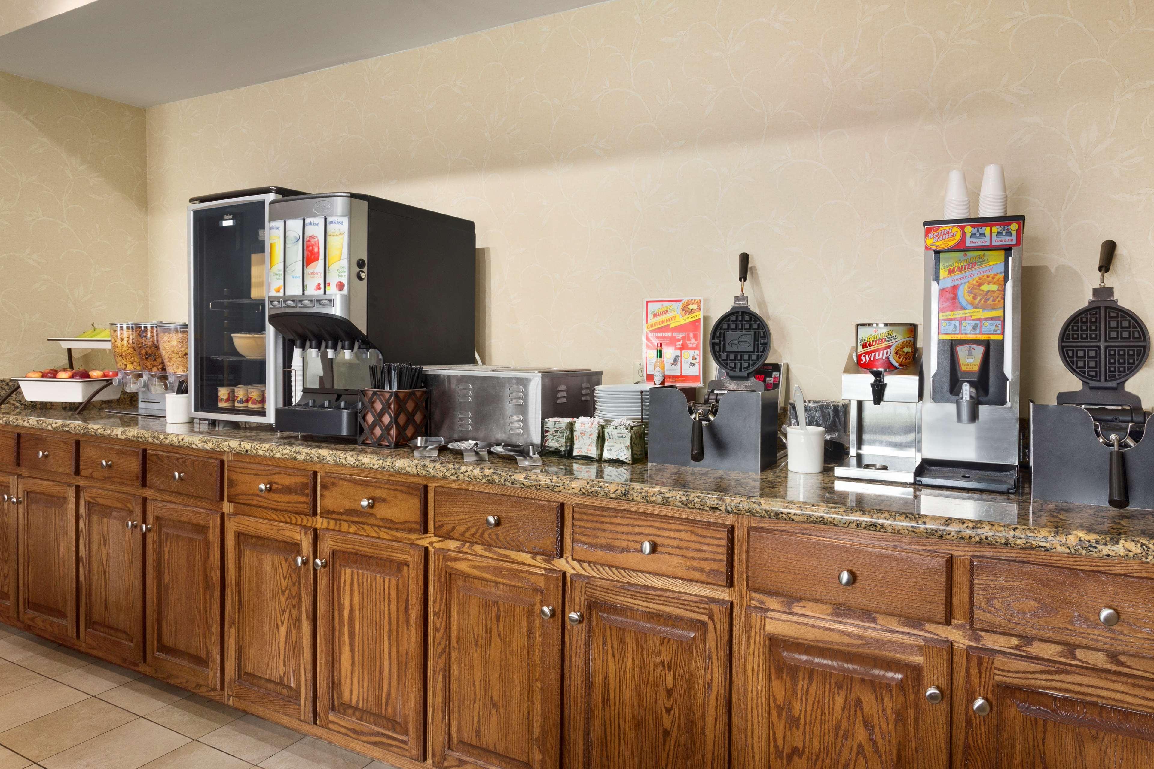 Howard Johnson By Wyndham เมอร์ฟรีสโบโร ภายนอก รูปภาพ